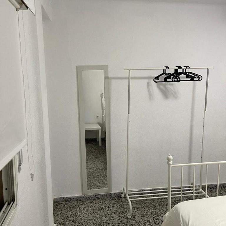 Apartamento de habitaciones privadas en el centro de Málaga - Habitación Doble con baño compartido - 3