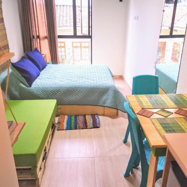 Downtown, Blue Green Home, Nature inspired - One-Bedroom Apartment - 2