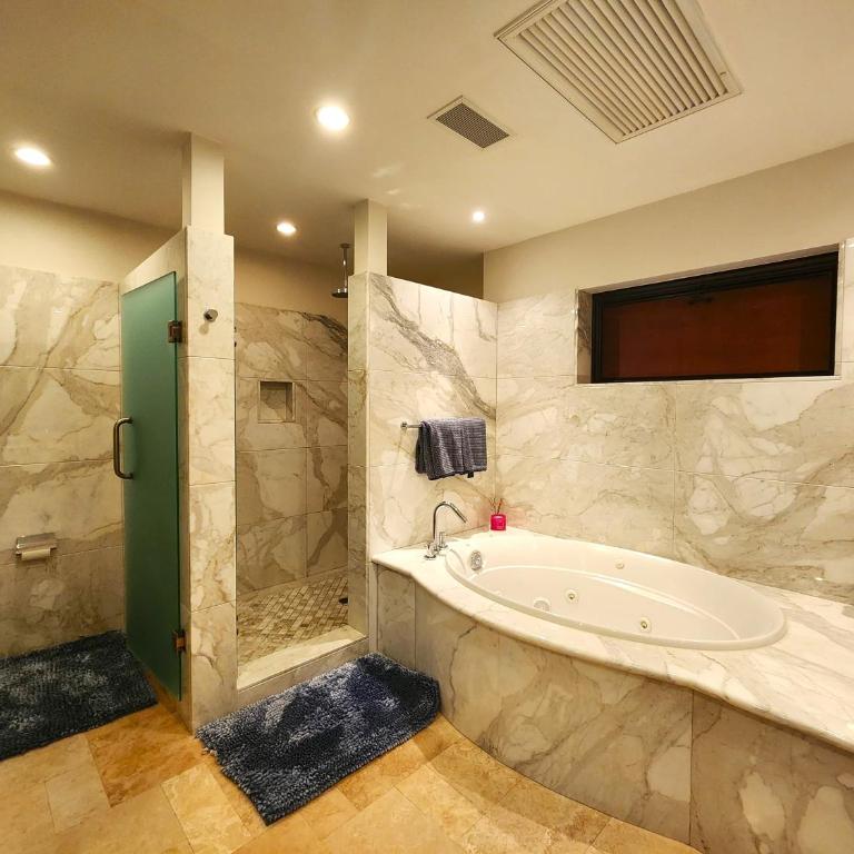 Casa Marvela at Playa de La Paz - 1 Br Penthhouse - Apartamento de 1 dormitorio con balcón y vistas al mar - 12