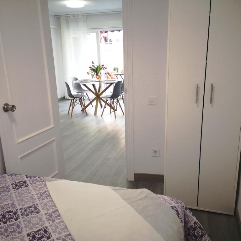 Apartment Dinamarca with 2 bedrooms, 50 mts from the beach - Two-Bedroom Apartment - 27