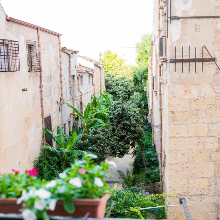 AUSA suites - Camera Matrimoniale con Balcone - 22