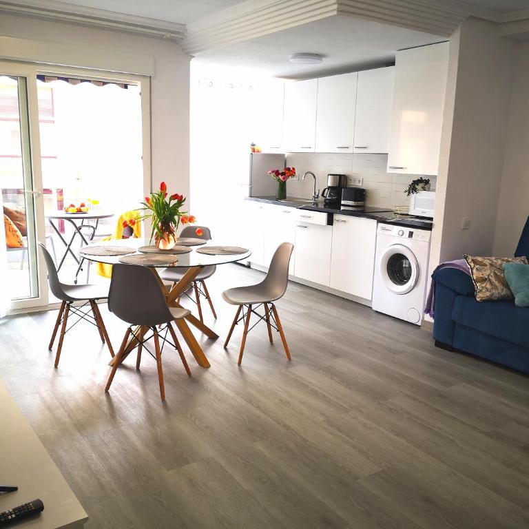Apartment Dinamarca with 2 bedrooms, 50 mts from the beach - Two-Bedroom Apartment - 1