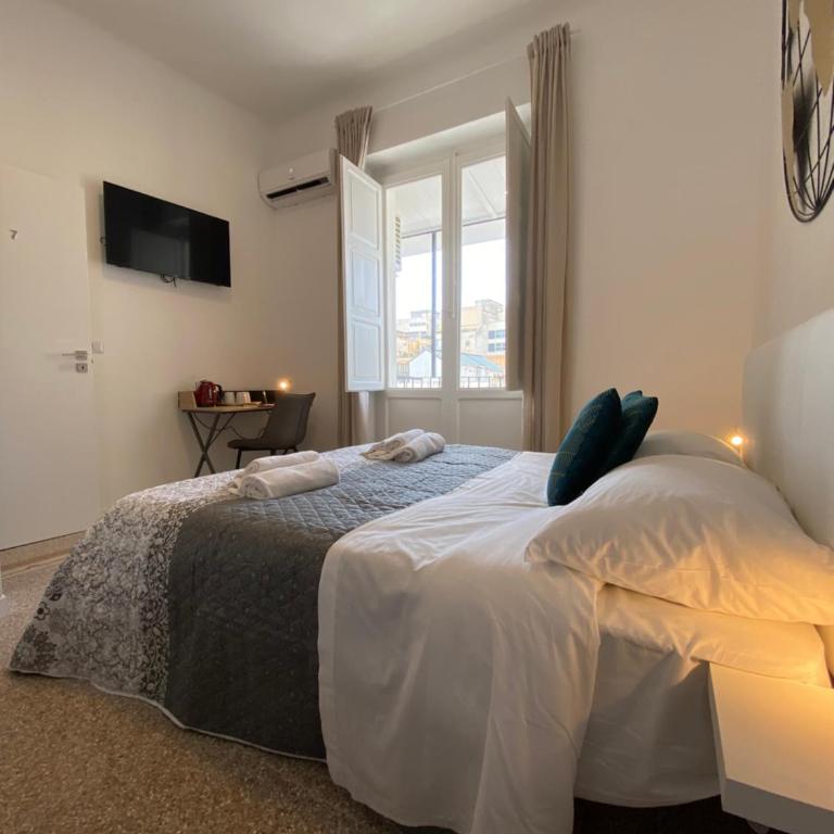 Conte Cavour - Appartamento con 2 Camere da Letto - 2