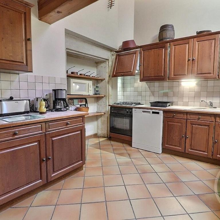 Mas des Esclots - Three-Bedroom Apartment - 3
