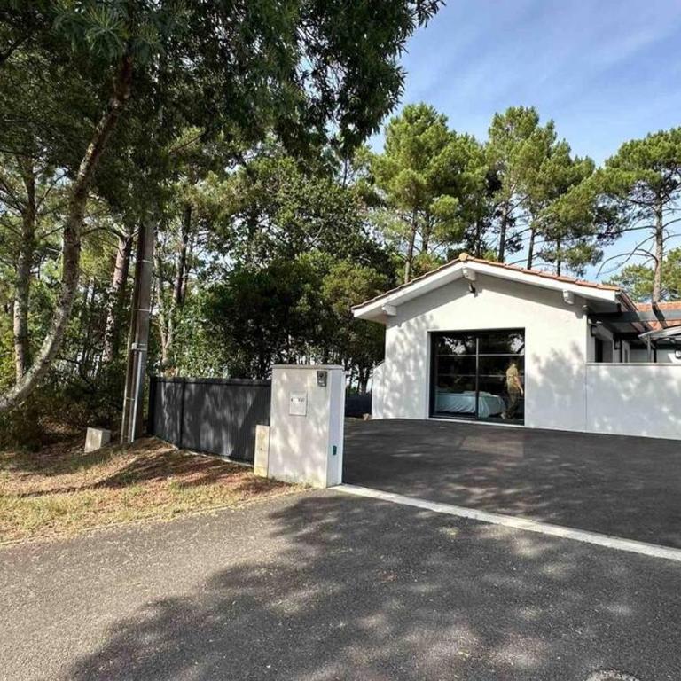Maison du Lac avec Lagon, Spa de Nage, Jacuzzi - Villa - 21