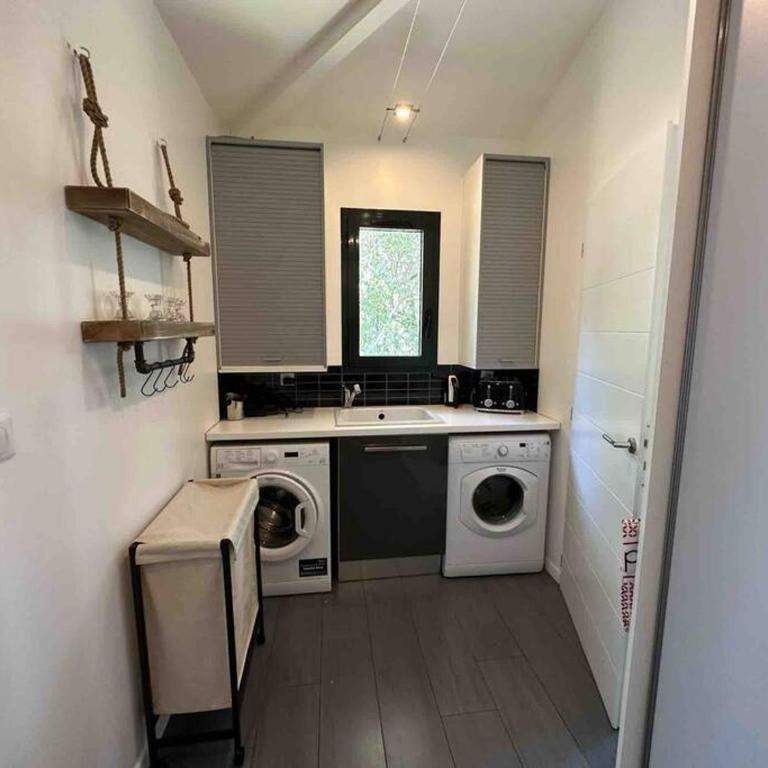 Maison du Lac avec Lagon, Spa de Nage, Jacuzzi - Villa - 31
