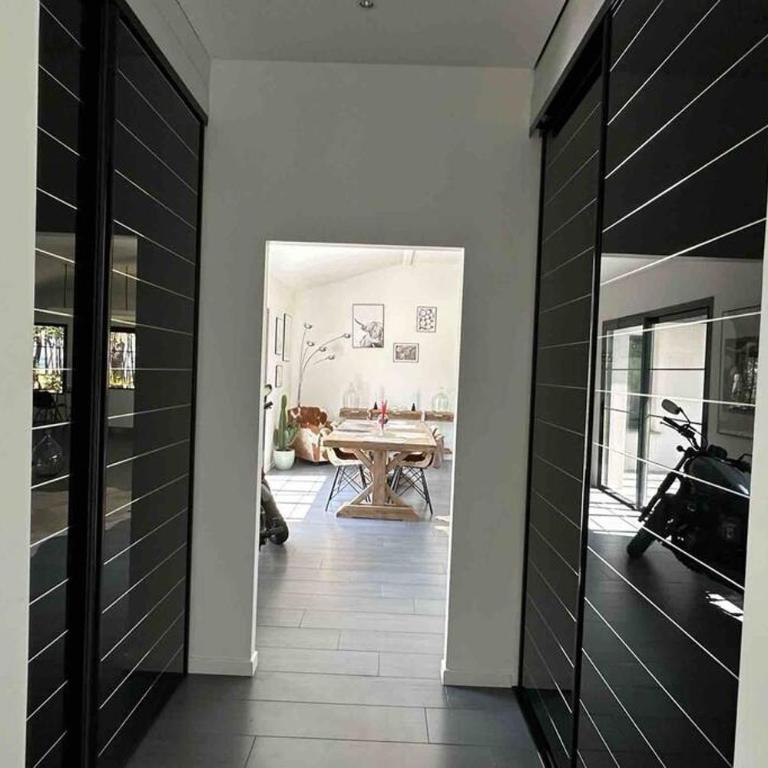 Maison du Lac avec Lagon, Spa de Nage, Jacuzzi - Villa - 37