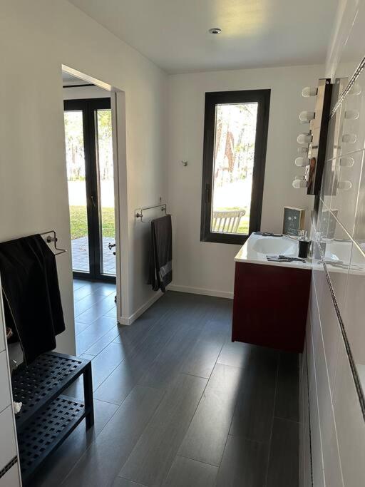Maison du Lac avec Lagon, Spa de Nage, Jacuzzi - Villa - 42