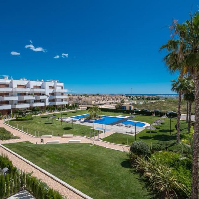 Privatunterkunft mit großer Poolanlage, Meerblick - Apartamento de 2 dormitorios - 1