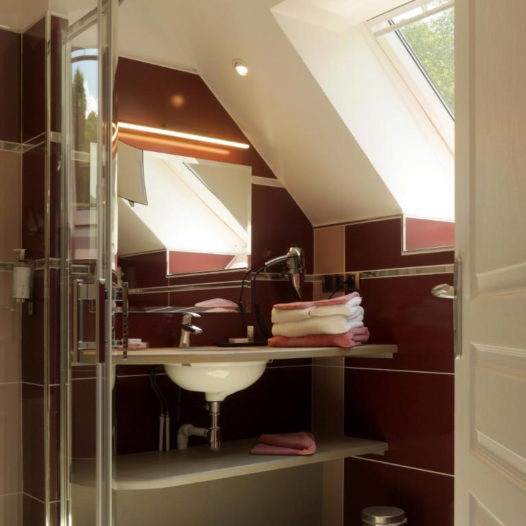 Domaine du Clos Fleuri - Spa - Chambre Lit Queen-Size - Vue sur Mer - 4
