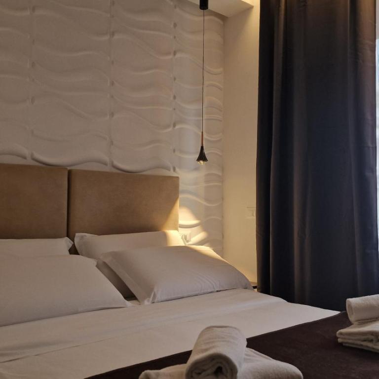 Living - Deluxe Twin Room - 2