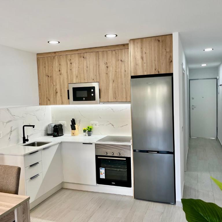 Perseo by Albir Proper Properties - One-Bedroom Apartment - 12