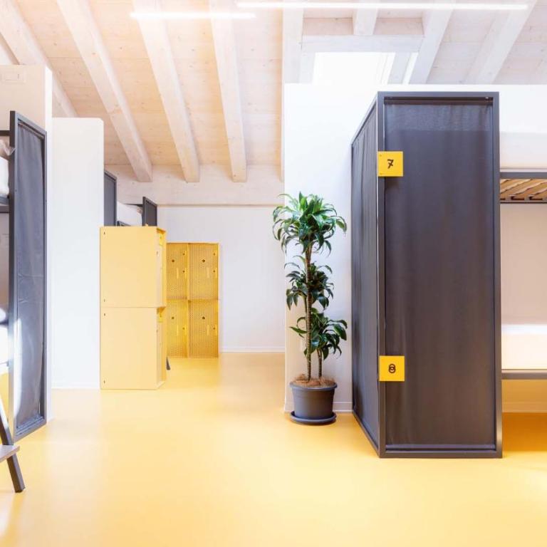 Nomad Hostel - Etagenbett im gemischten 14-Bett-Schlafsaal - 4