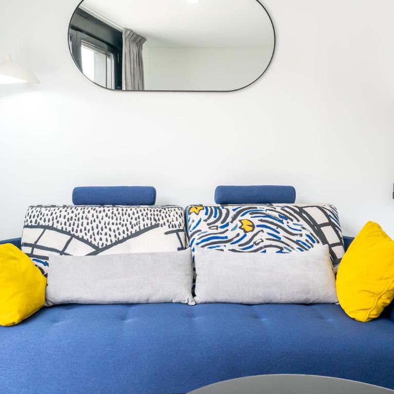 Modern Wave Escape apartment with private parking and rooftop pool BY NAMASTE ELITE - One-Bedroom Apartment - 17