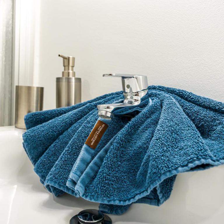 Modern Wave Escape apartment with private parking and rooftop pool BY NAMASTE ELITE - One-Bedroom Apartment - 19