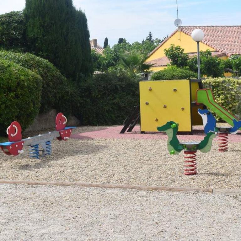 Studio Cabine au RDC avec Terrasse, Piscines, Parking Privé et Proche de la Mer - FR-1-307-186 - Studio - 11