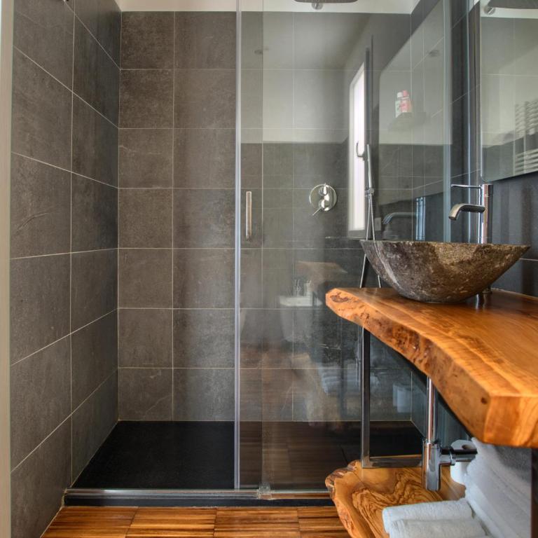 Casa con 2 camere da letto,piscina jacuzzi AC wifi e bici elettriche - Casa con 2 Camere da Letto - 24
