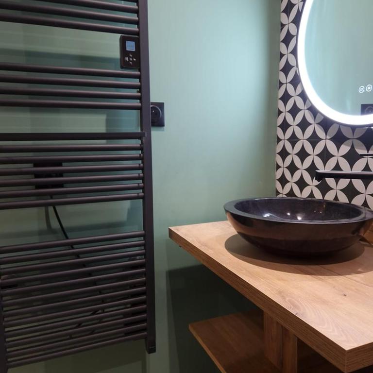 Cosy Haven 5 min from Nice Carnival Hyper-Center! - Appartement - 13