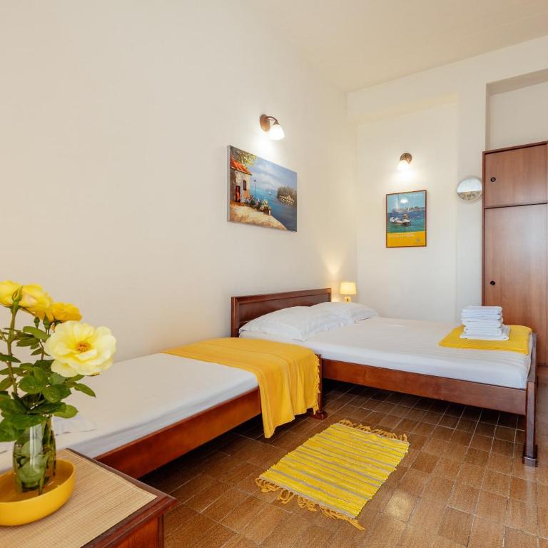 Suberic Apartments - Studio with Terrace - 10