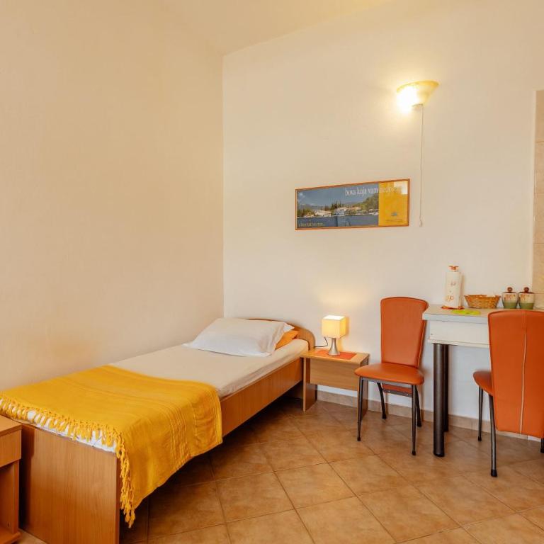 Suberic Apartments - Studio with Terrace - 13