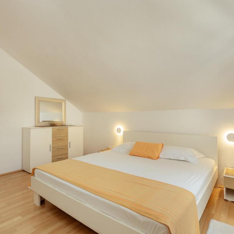 Suberic Apartments - Apartment with Terrace - 1