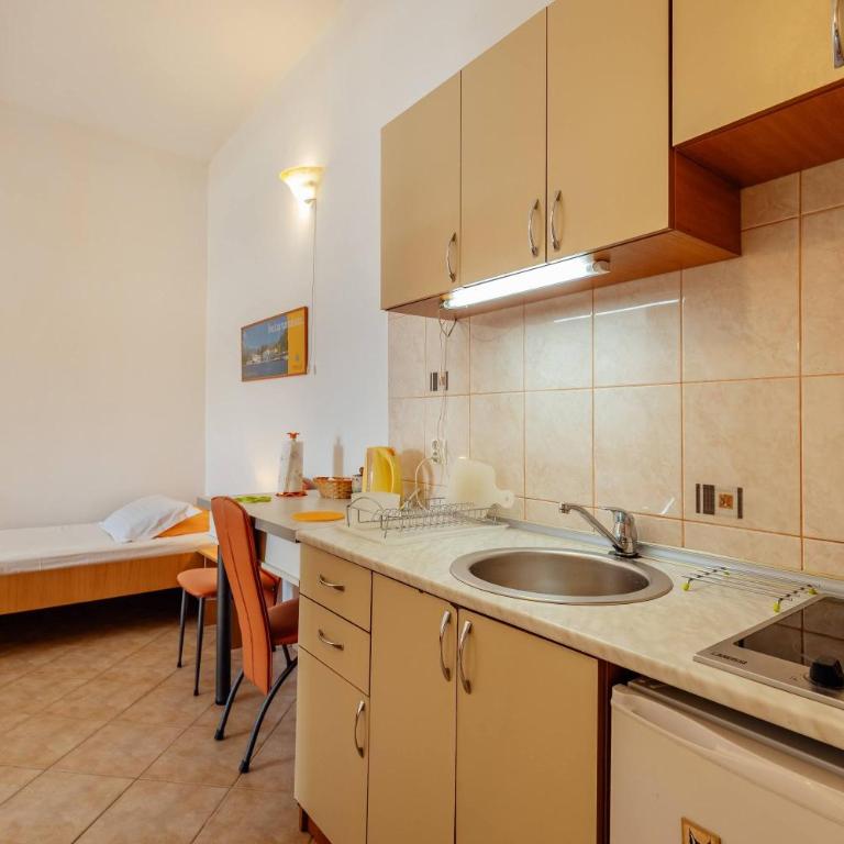 Suberic Apartments - Studio with Terrace - 18