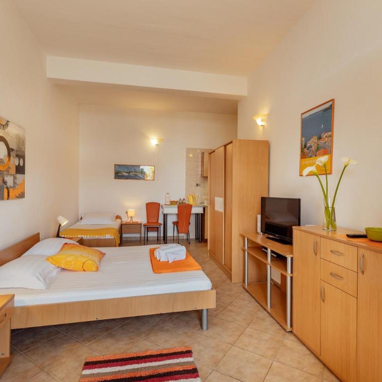 Suberic Apartments - Studio with Terrace - 1