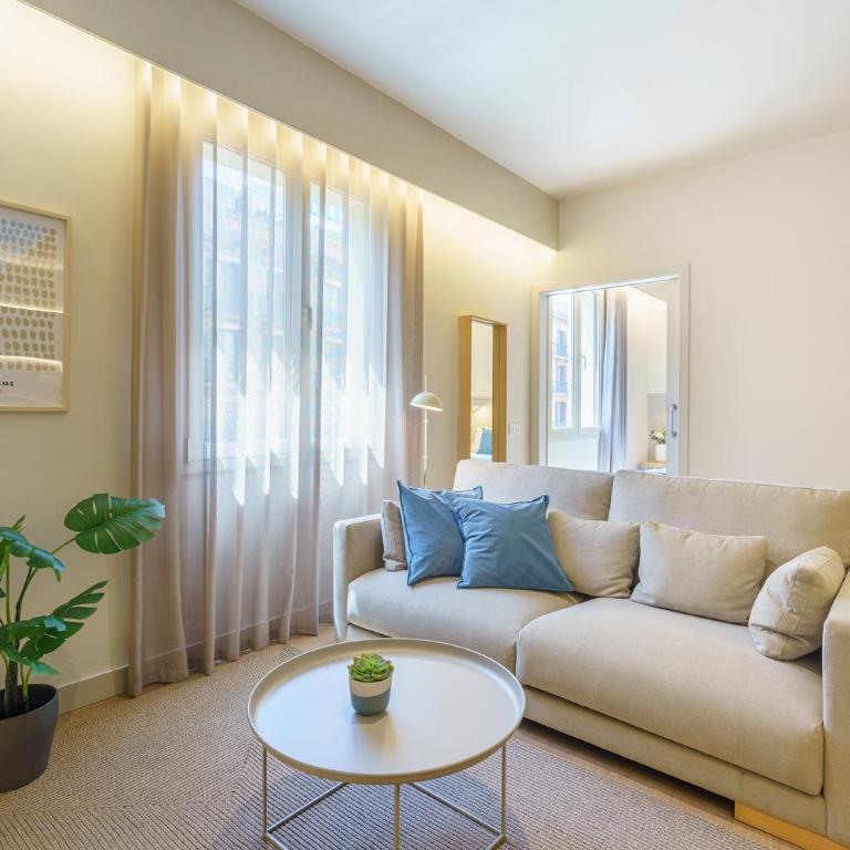 Fisa Rentals Ramblas Apartments - One-Bedroom Apartment - 2