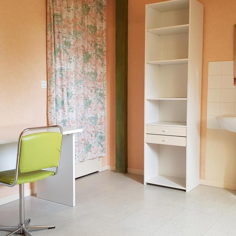 Chambre meublée en duplex indépendante - Grande Chambre Simple - 11