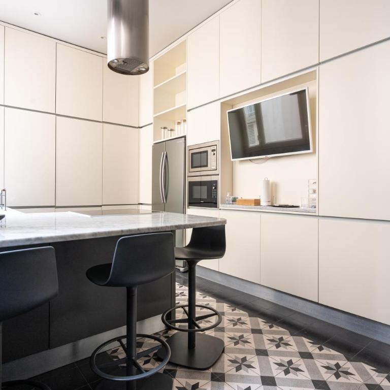 Luxury 4 Bedroom Eiffel Tower View - Appartement - 12