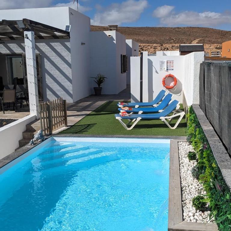 Family Dreams - Private heated pool with additional cost - Three-Bedroom Villa - 10