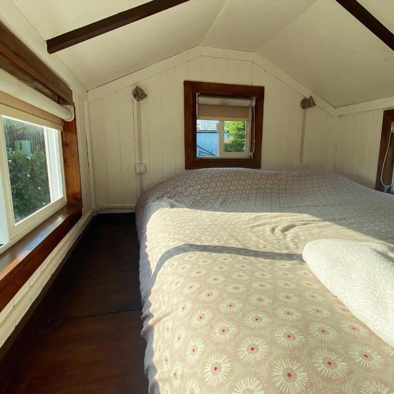 La Guapa Hostel - Double Room with Shared Bathroom - 8