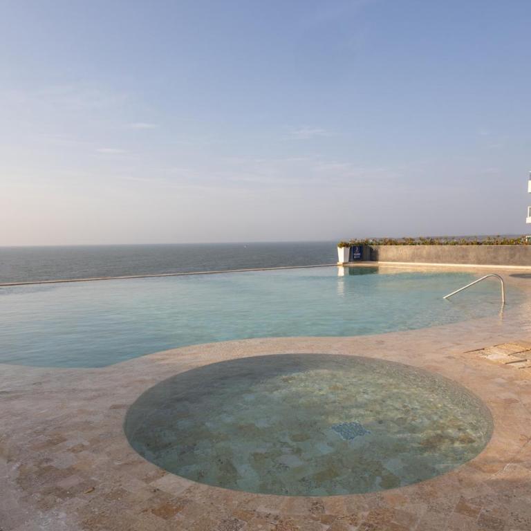 Luxury 3BR Apto. Salida a Playa Piscina Jacuzzi - Three-Bedroom Apartment - 17