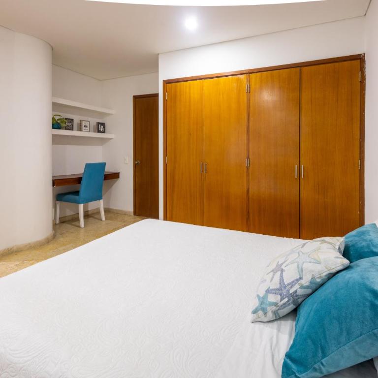 Luxury 3BR Apto. Salida a Playa Piscina Jacuzzi - Three-Bedroom Apartment - 10