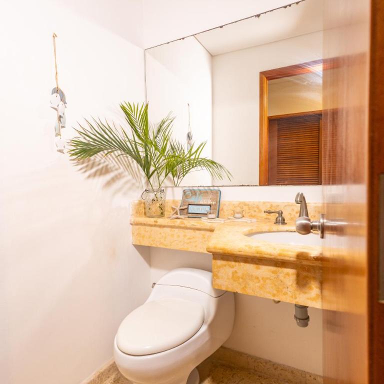 Luxury 3BR Apto. Salida a Playa Piscina Jacuzzi - Three-Bedroom Apartment - 32