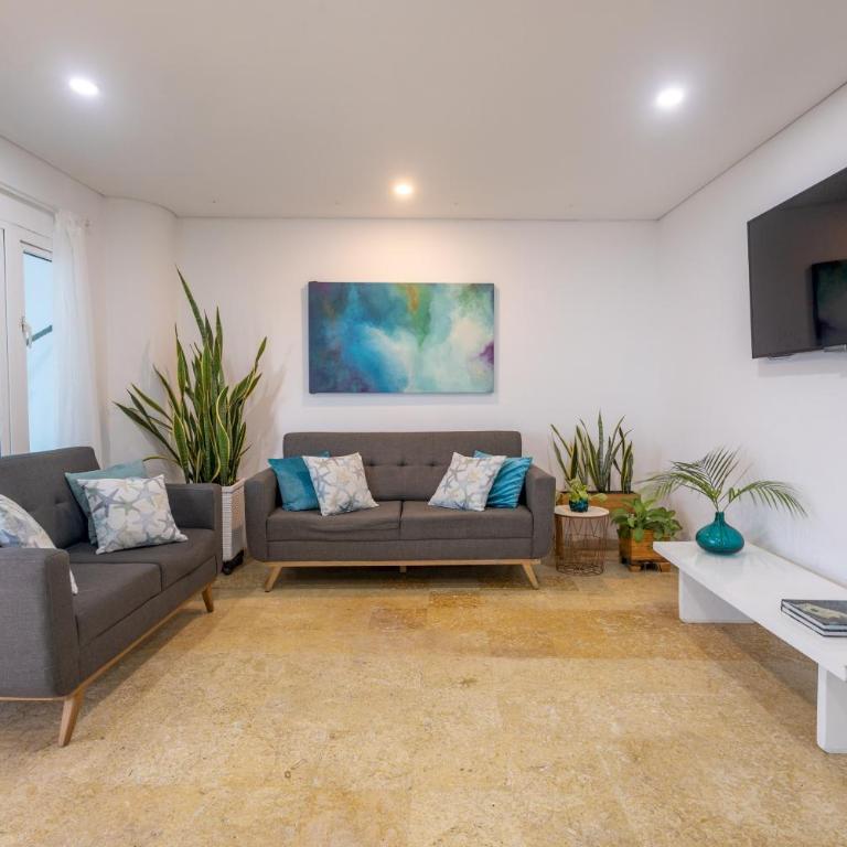 Luxury 3BR Apto. Salida a Playa Piscina Jacuzzi - Three-Bedroom Apartment - 35