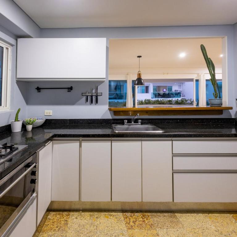 Luxury 3BR Apto. Salida a Playa Piscina Jacuzzi - Three-Bedroom Apartment - 38