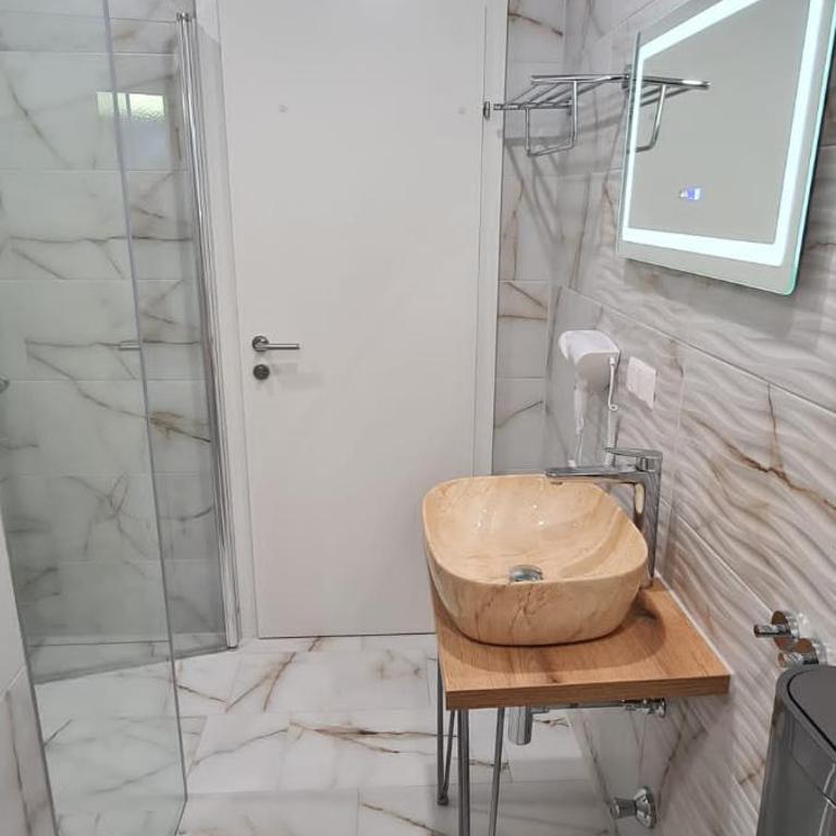 aNNa s Cozy Home with Private Forest, Canopy Terrace & Parking, near Red Bull Ring - Apartment mit 1 Schlafzimmer - 34