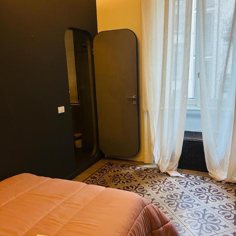 Central Hostel Milano - Camera Matrimoniale con Bagno Privato - 3
