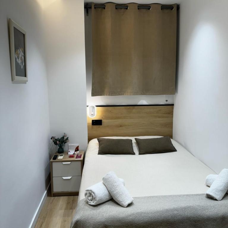 Hostal Alogar - Standard Double Room - 8
