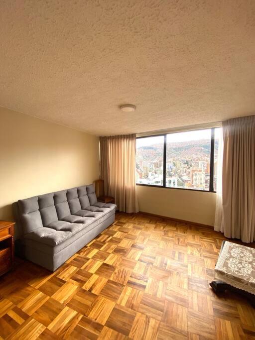 Dept. Céntrico en La Paz con bella vista - Apartamento de 3 dormitorios - 23