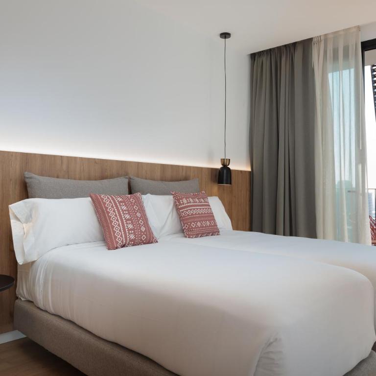 Tembo Barcelona - Two-Bedroom Apartment with Sea View - 3