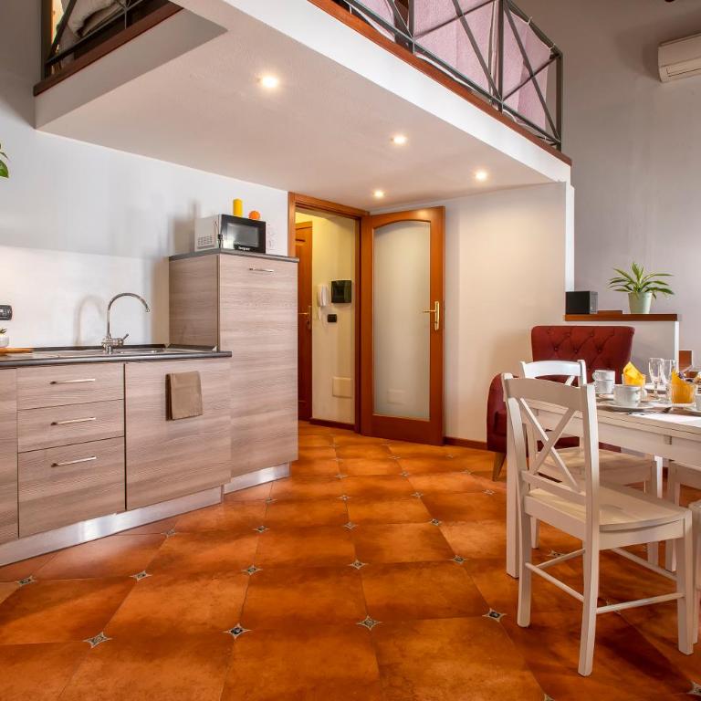 Sa Domo Apartments - One-Bedroom Apartment - Split Level - 5