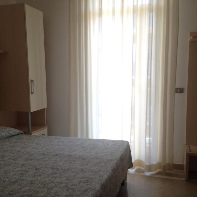 Hotel Lazzarini - Camera Standard Matrimoniale/Doppia con Letti Singoli - 1