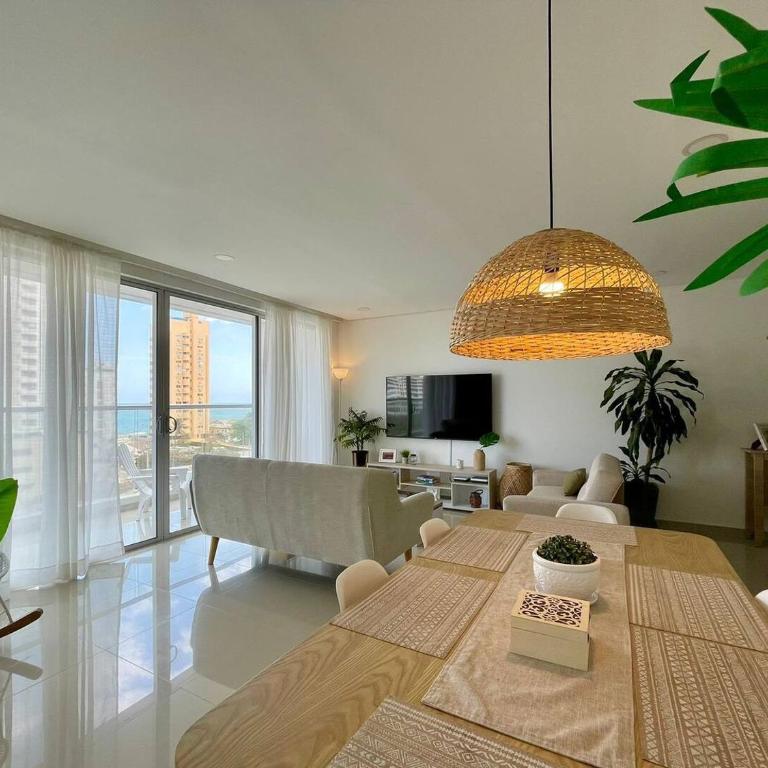 Moderno y amplio apartamento cerca a la playa! - Three-Bedroom Apartment - 37