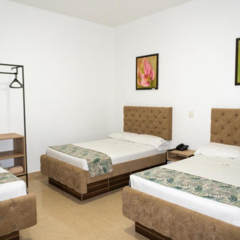Hotel Central Plaza Medellin - Triple Room with Air Conditioning - 3