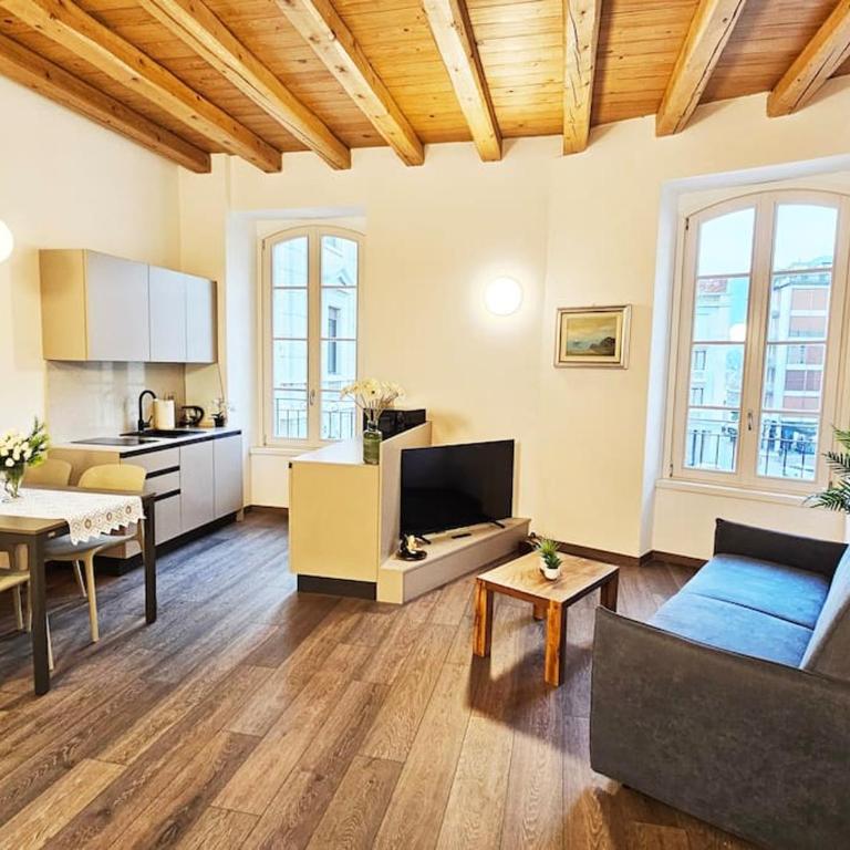 [Plaza Deluxe] Modern Center House - View Como Lake - Top Privacy - Two-Bedroom Apartment - 9
