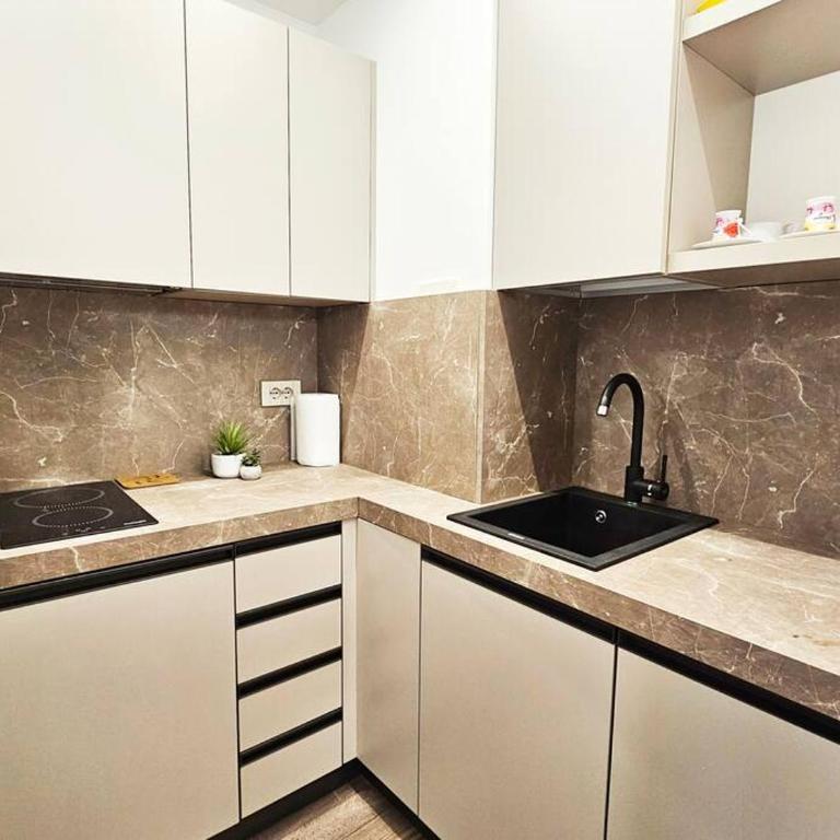 [Plaza Deluxe] Modern Center House - View Como Lake - Top Privacy - Two-Bedroom Apartment - 12