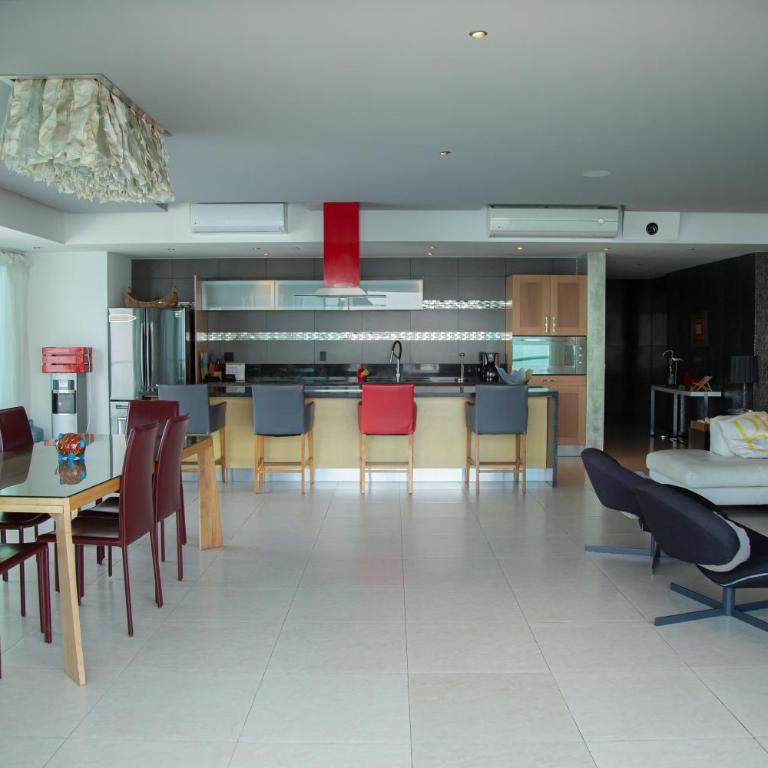 Luxury Condo Peninsula - Apartamento - 54