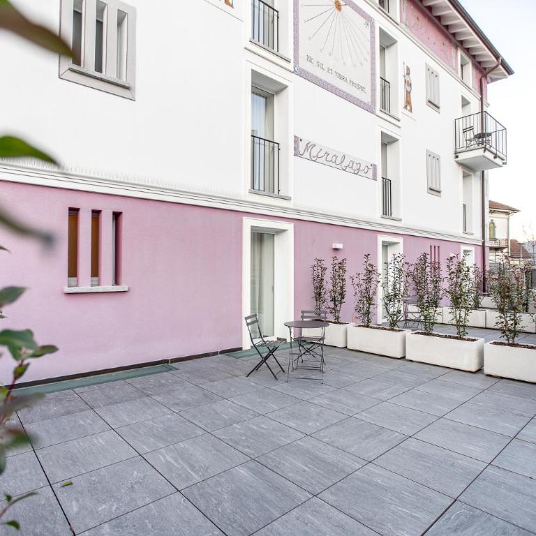 Miralago Locarno Easy Rooms - Easy Self Check-In - Camera Matrimoniale con Balcone e Aria Condizionata - 4